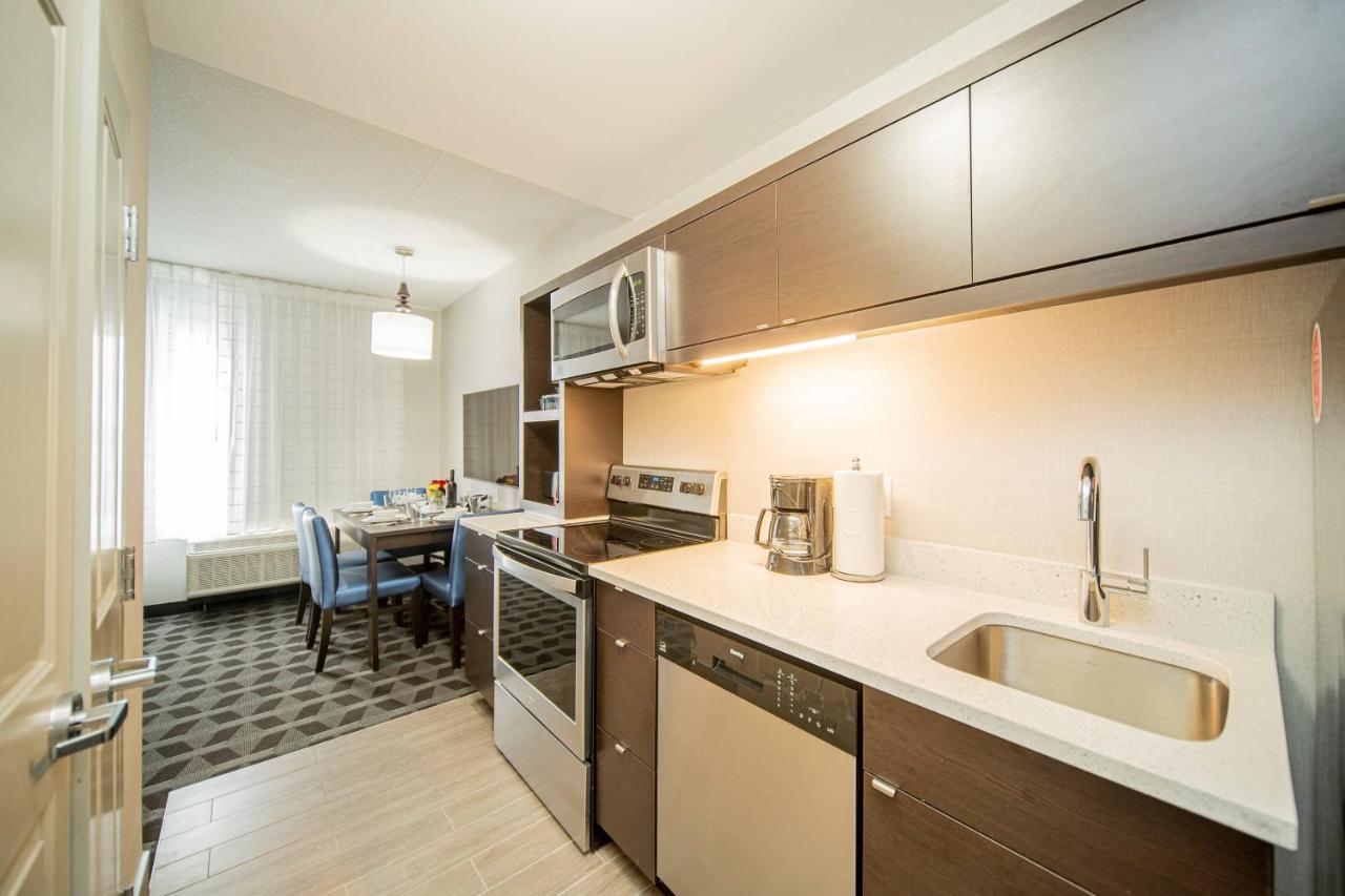 Towneplace Suites By Marriott Brantford And Conference Centre Екстер'єр фото