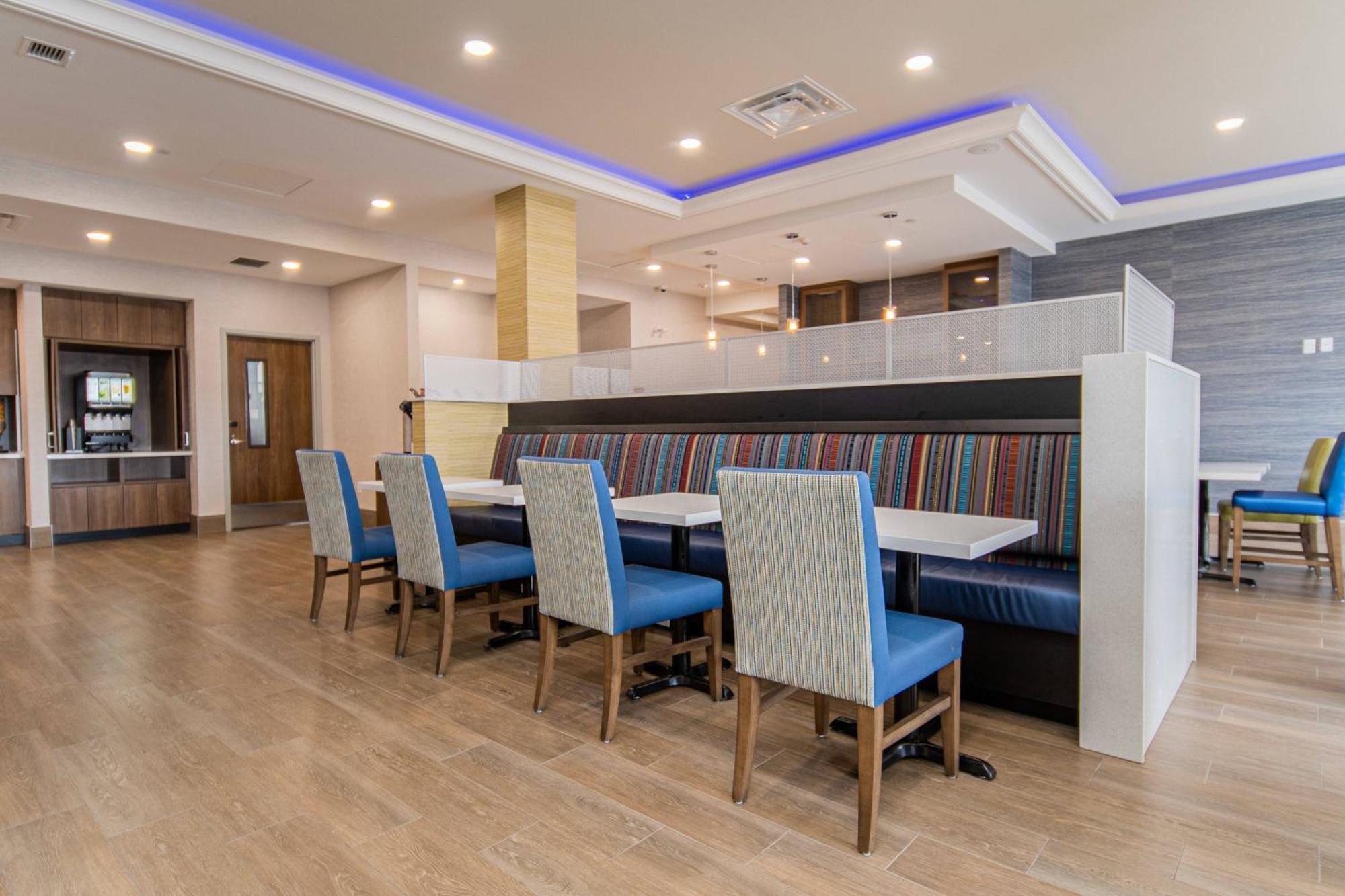 Towneplace Suites By Marriott Brantford And Conference Centre Екстер'єр фото