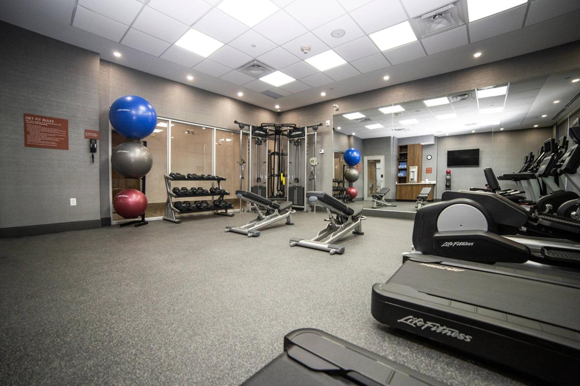 Towneplace Suites By Marriott Brantford And Conference Centre Екстер'єр фото